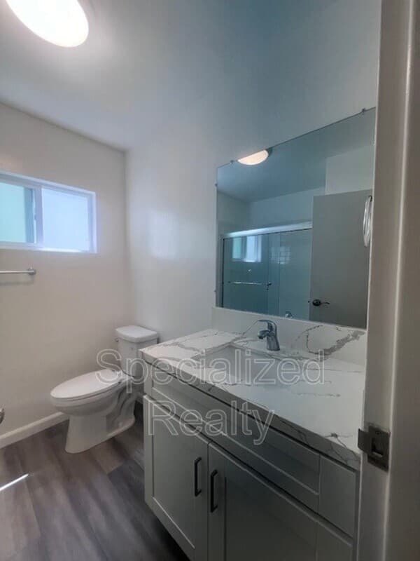 Glendale Condo: 139 N. Belmont Street