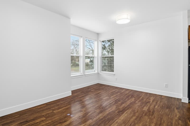 Lakewood Condo: Gravelly Lake Townhomes 8911 Gravelly Lake Dr SW - 116