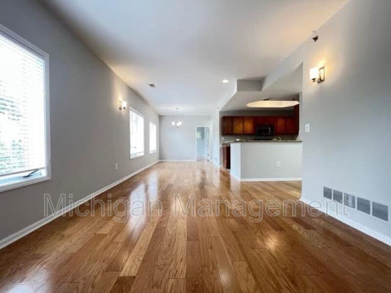 Birmingham Condo: 2727 E Maple Rd