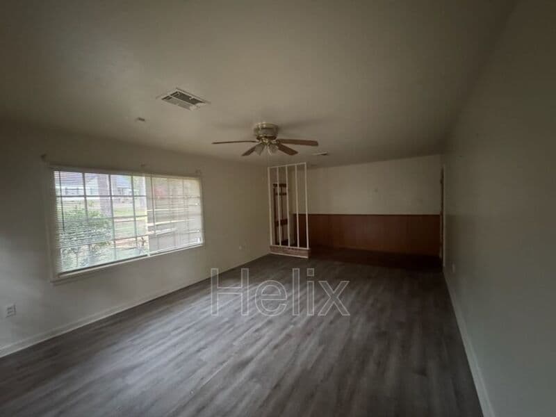 Jackson House: 247 Dona Ave