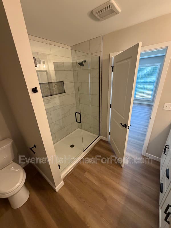 Evansville House: 12827 Halle Drive