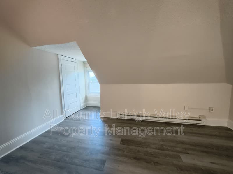 Easton House: 634 Seitz St