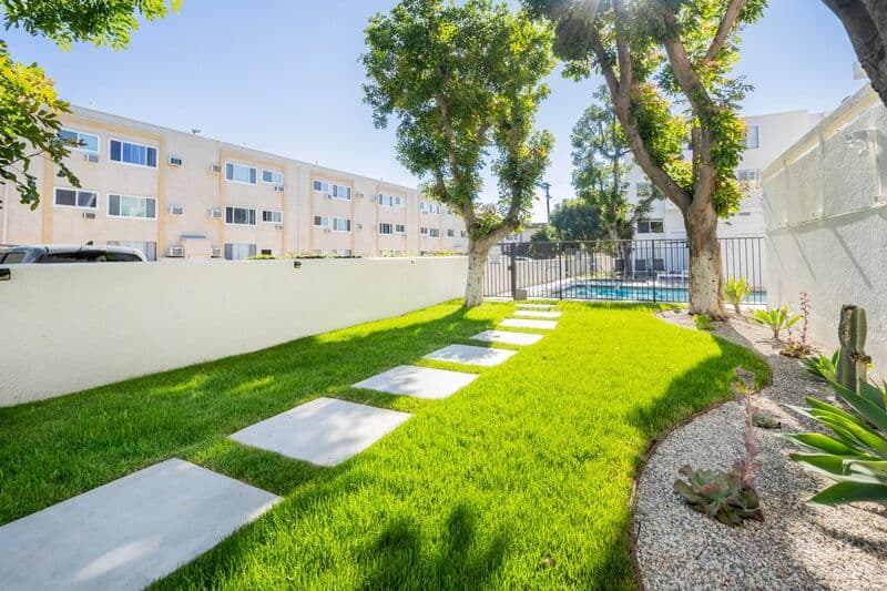 Northridge Condo: 10020 Zelzah Avenue