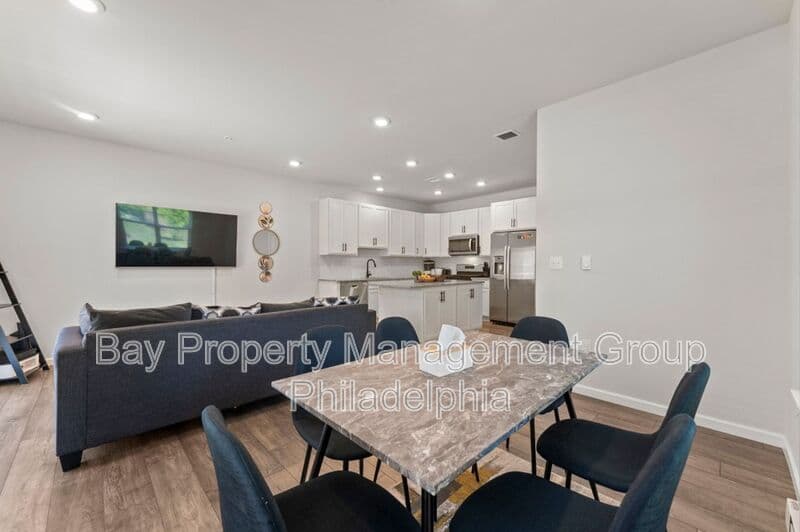 Norristown House: 230 Honey Ln