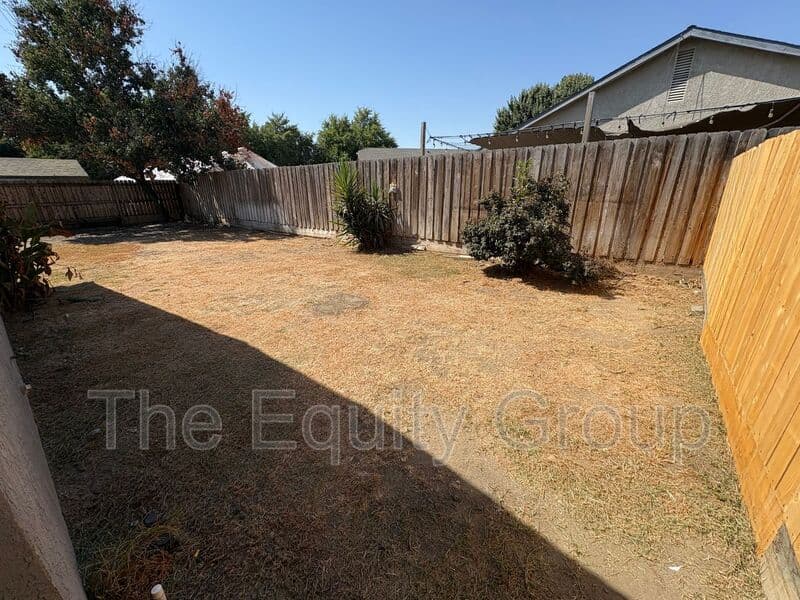 Tulare House: 1257 North Milner Street