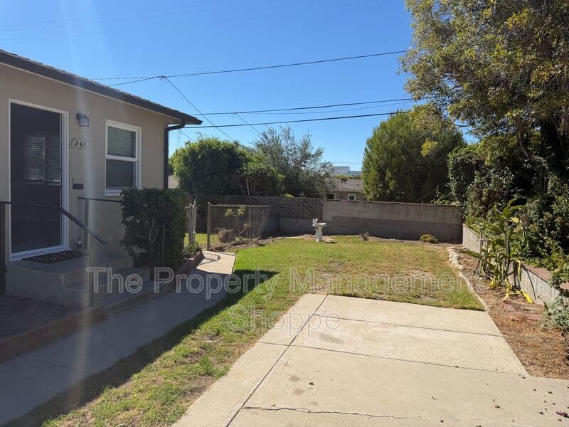 Ventura House: 245 Lynn Drive
