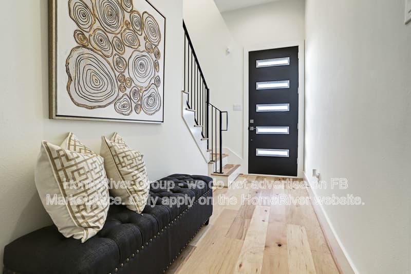 Houston House: 2914 Cline St