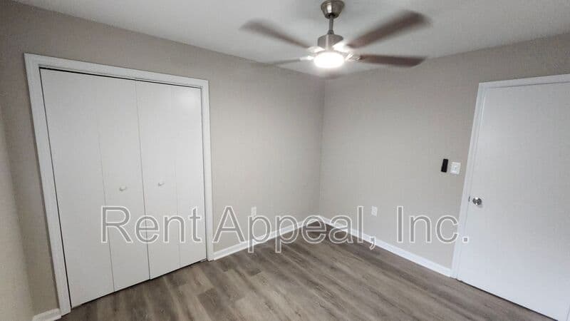 Atlanta House: 1664 Barrett Dr Nw