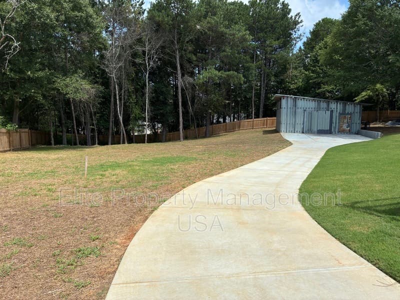 Flowery Branch House: 7134 Williams Road