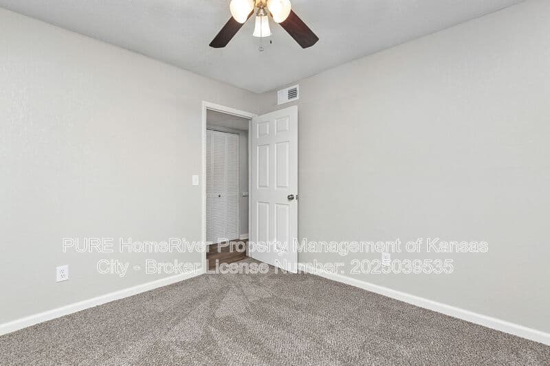 Kansas City Condo: 3710 Warwick Blvd