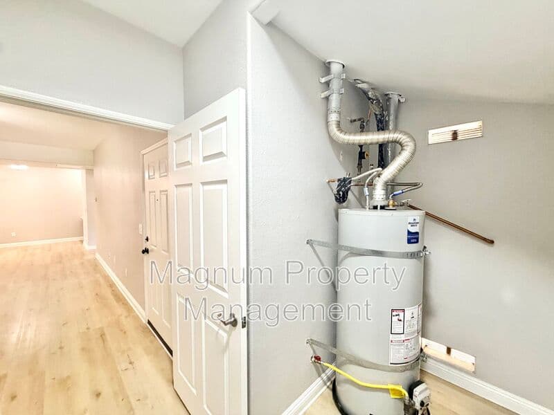 Murrieta House: 41410 Juniper St