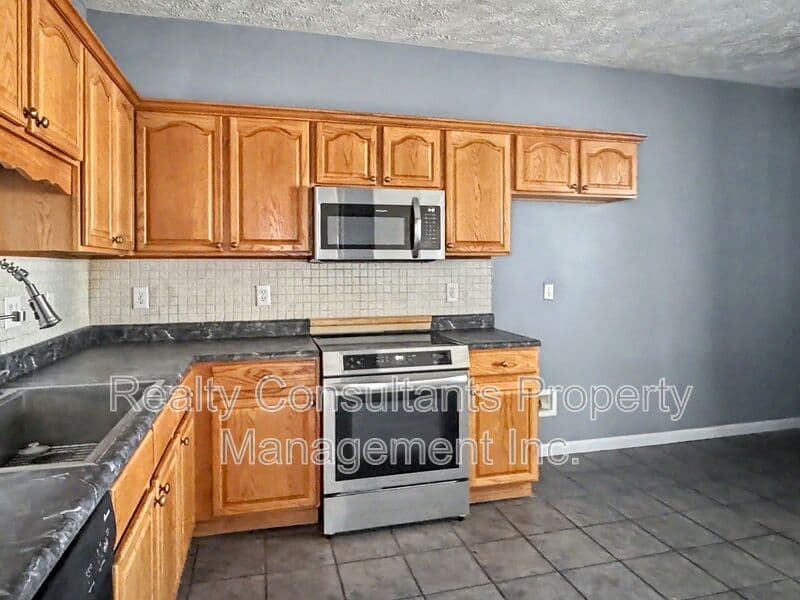 Fayetteville House: 7701 Redwood Avenue