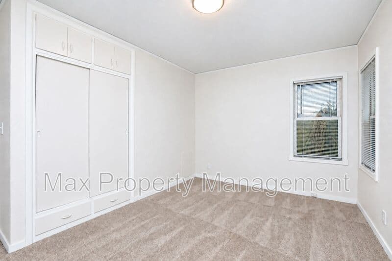 Des Moines House: 6306 Sherrick Ave