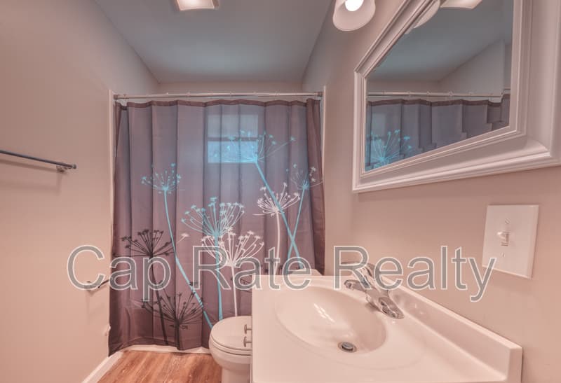 Columbus House: 3738 Arkwood Ct