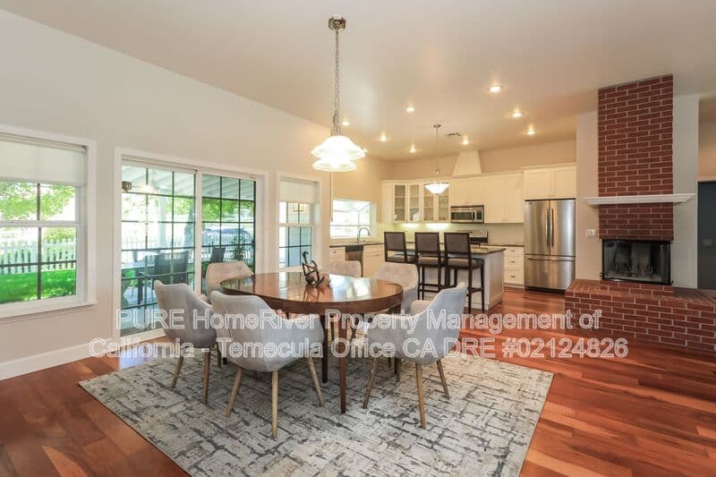 Murrieta House: 36475 Avenida La Cresta