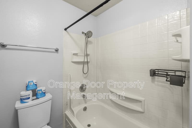 Kent Condo: 23601 112th Avenue SoutheastA102