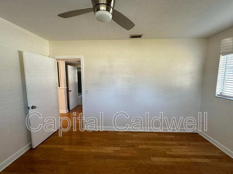 Clearwater House: 18 N Meteor Ave
