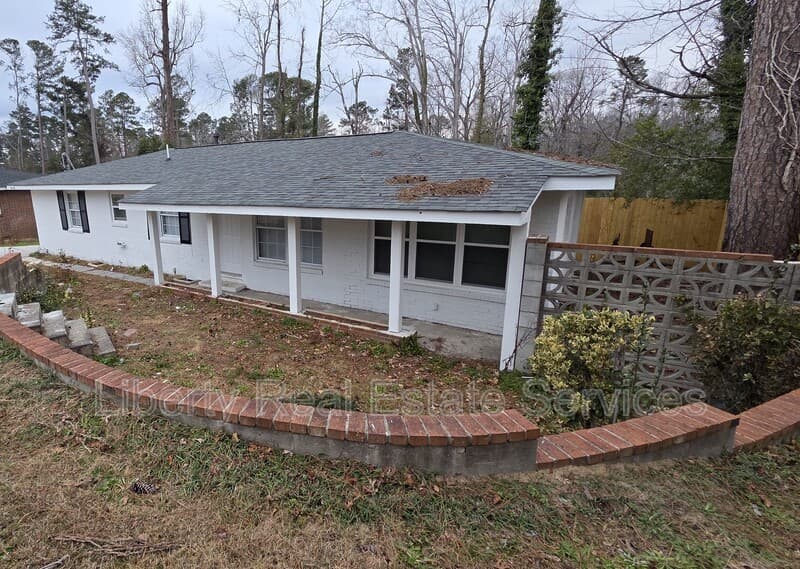 Augusta House: 3349 Oakridge Dr