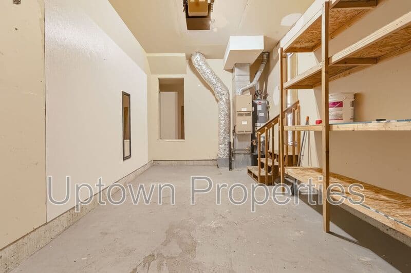 Happy Valley House: 14182 SE Summerfield Loop