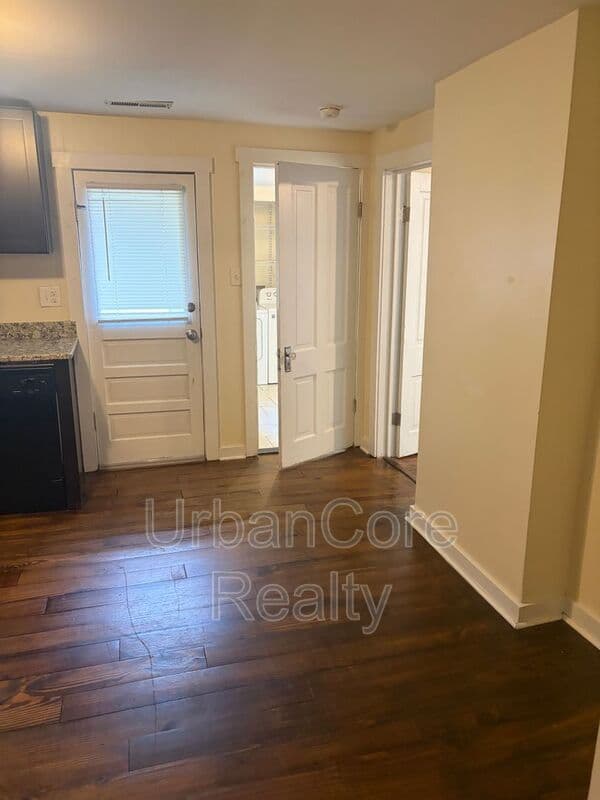 Richmond Condo: 627 N 27th St