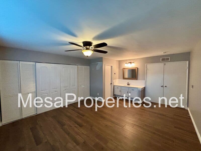 Upland House: 197 Spinnaker Way