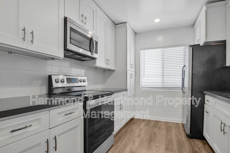 Sherman Oaks Condo: 12955 Riverside Dr.