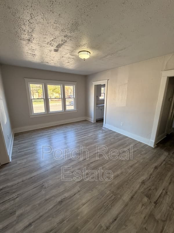 Brighton House: 202 South 6th Avenue - 1