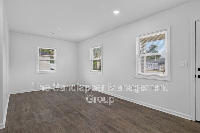 North Charleston Townhome: 3107 AZALEA DR