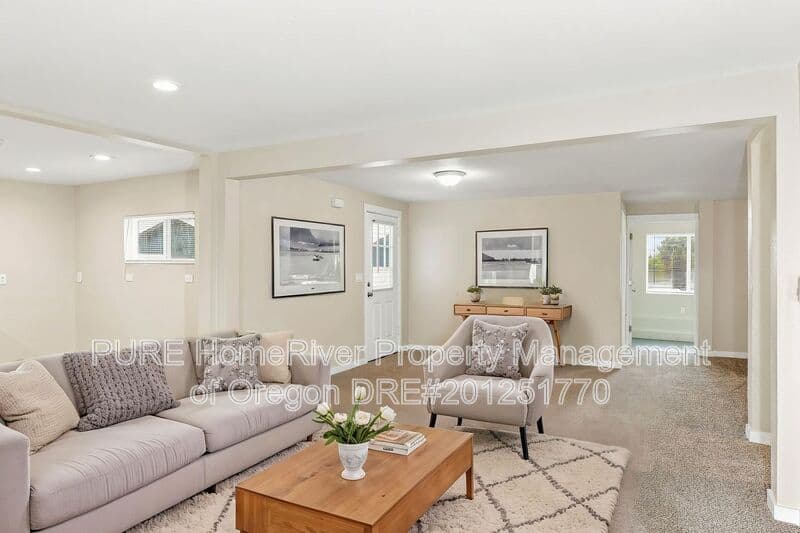 Portland Condo: 10806 NE Prescott Street