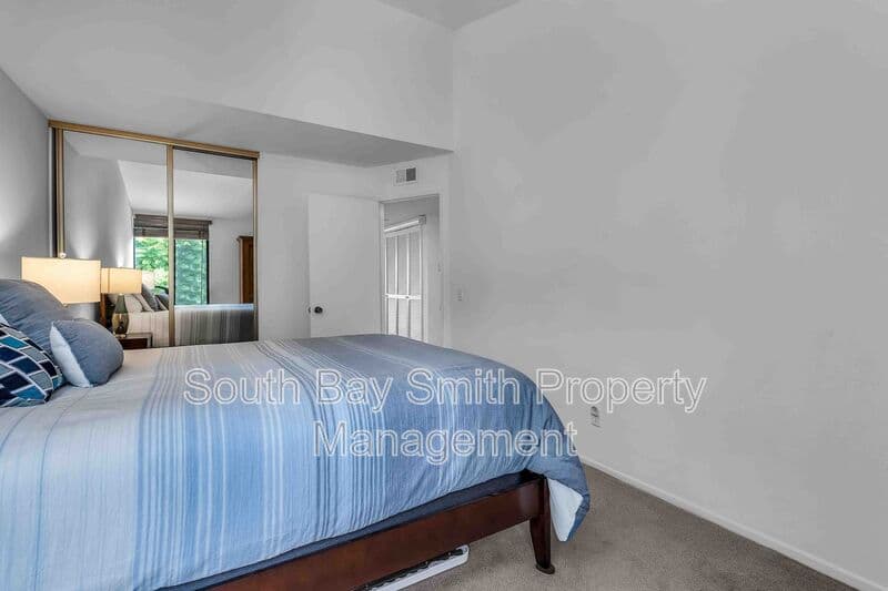 Redondo Beach Condo: 420 Palos Verdes Blvd