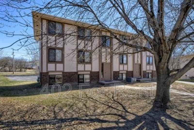 Omaha Condo: 8005 South 48th Avenue - 2
