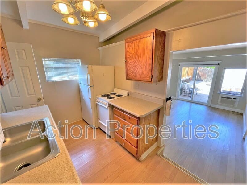 Mountain View Condo: 1082 Washington Street