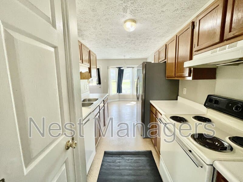 Spring Lake House: 85 Woodwind Dr