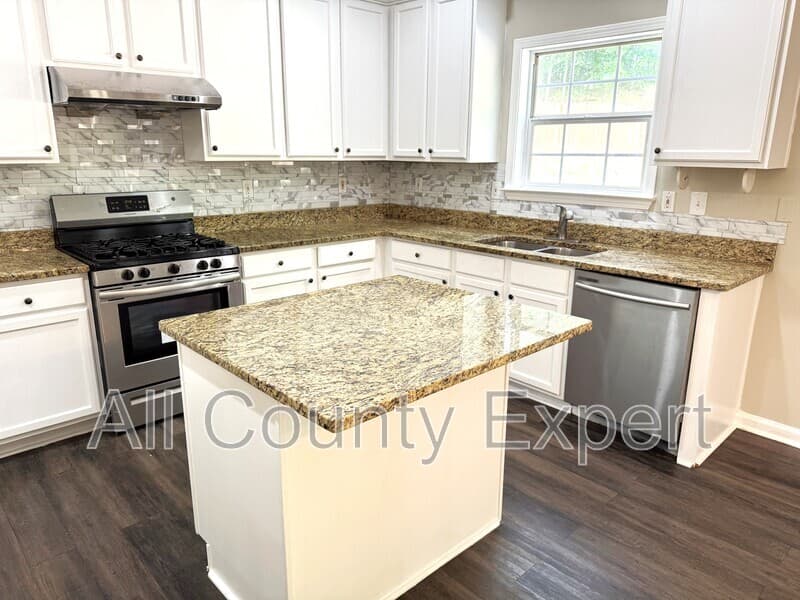 Lawrenceville House: 1794 Taylor Oaks Drive