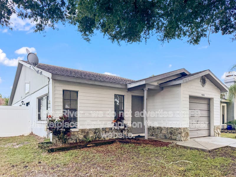 Riverview House: 13421 Laraway Dr