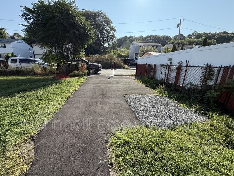 Lowell Condo: 526 Concord Street - 2