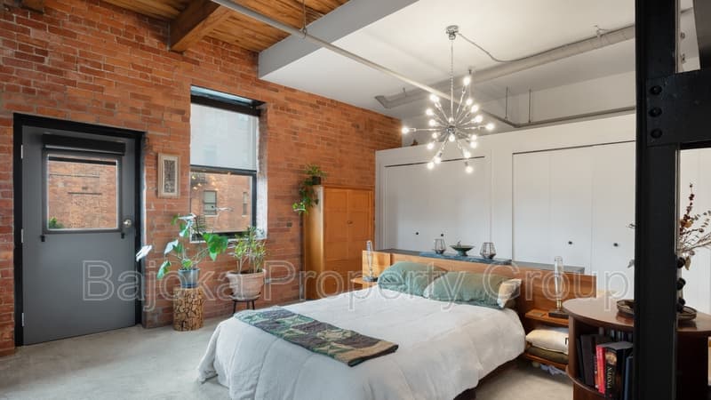 Detroit Condo: 6533 East Jefferson Avenue - 224