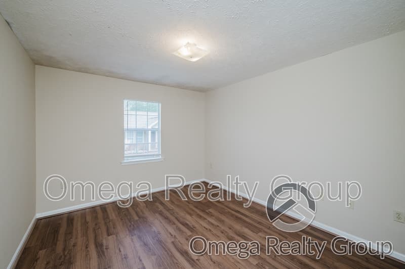 Jemison Condo: 156 Patton St W