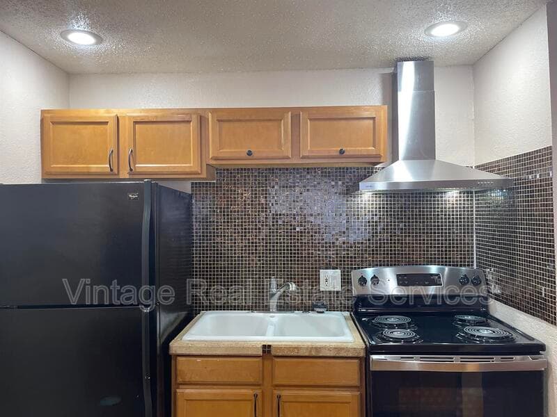 Tampa Condo: 9105 W Hillsborough Ave
