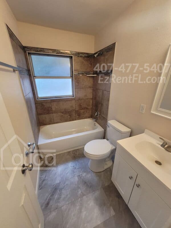 Orlando House: 1235 Emeralda Rd