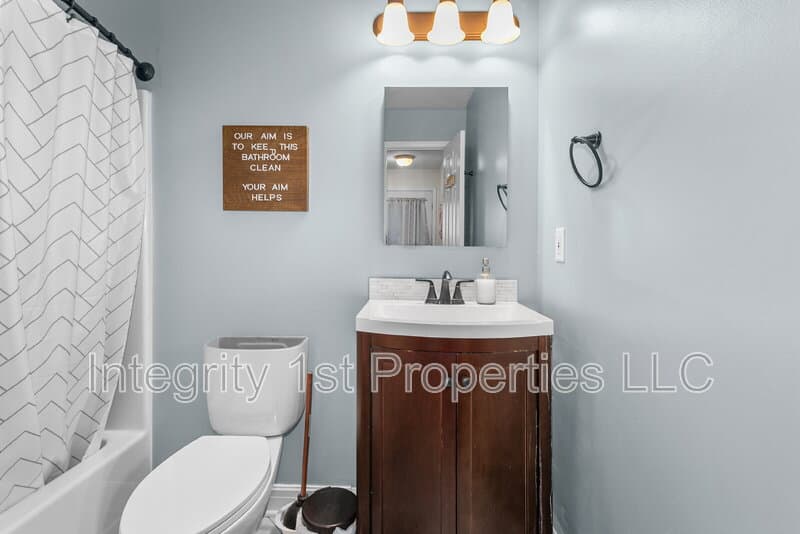 Shawnee House: 11221 West 59th Terrace