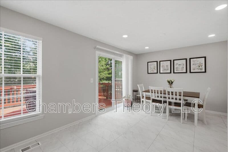 Ashburn House: 44046 Choptank Ter
