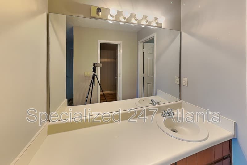 Conyers House: 2112 Fairway Ct SE