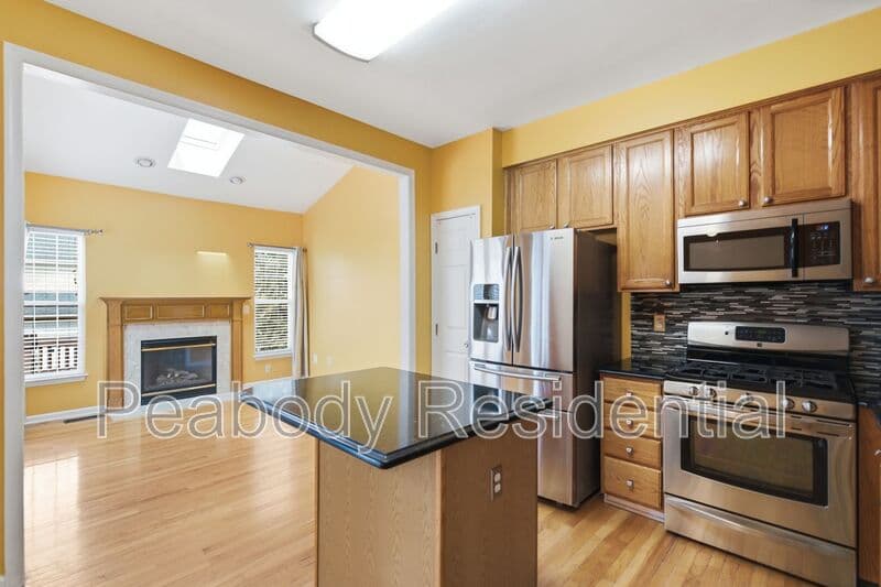 Sterling House: 46670 Cavendish Sq