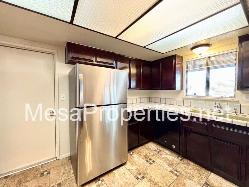 Hesperia House: 15019 Spruce St.