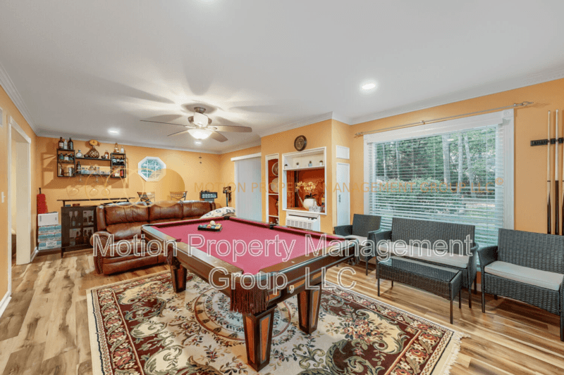Mableton House: 1186 Crestbrook Dr SW