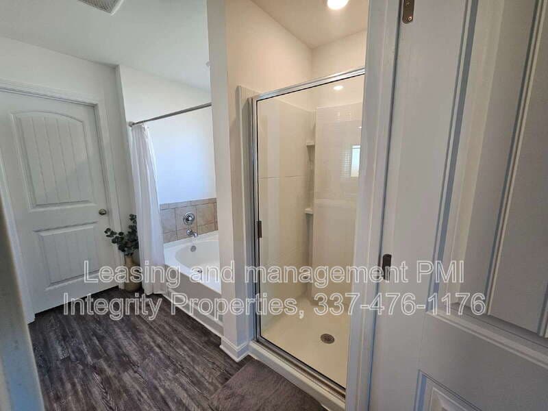 Zachary House: 727 LAMBOT AVE