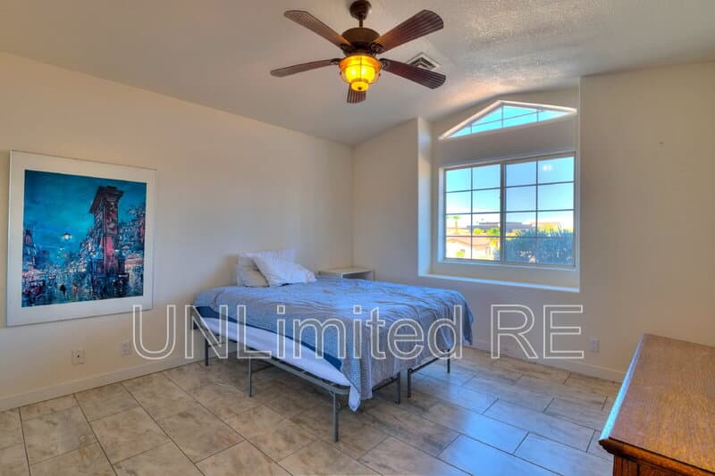 Lake Havasu City House: 304 Acoma Blvd S
