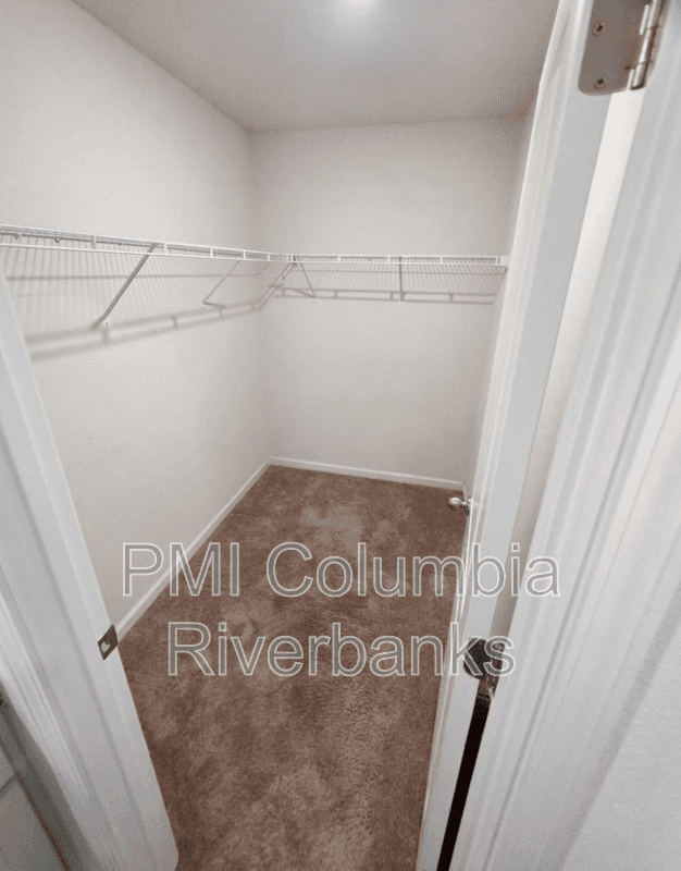 Elgin House: 218 Sundew Rd