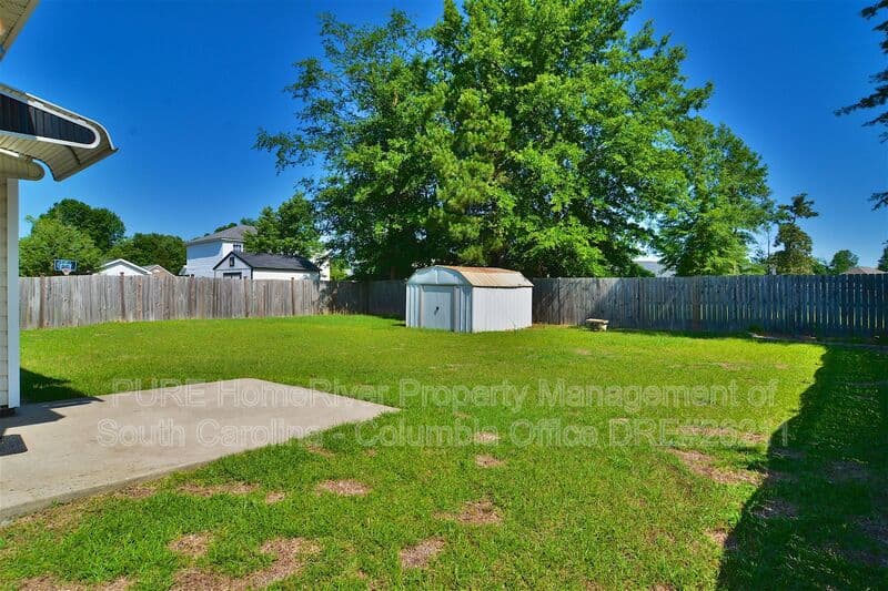 Hopkins House: 129 Alexander Pointe Dr